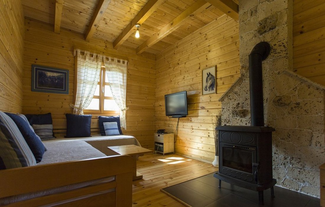 Ranch Jelov Klanac offers authentic Lika-style accommodations